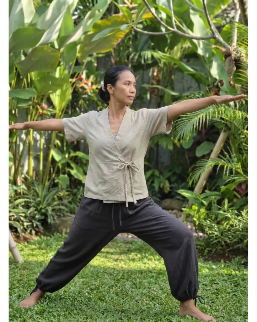 Samaya Pants - Pose 1.webp